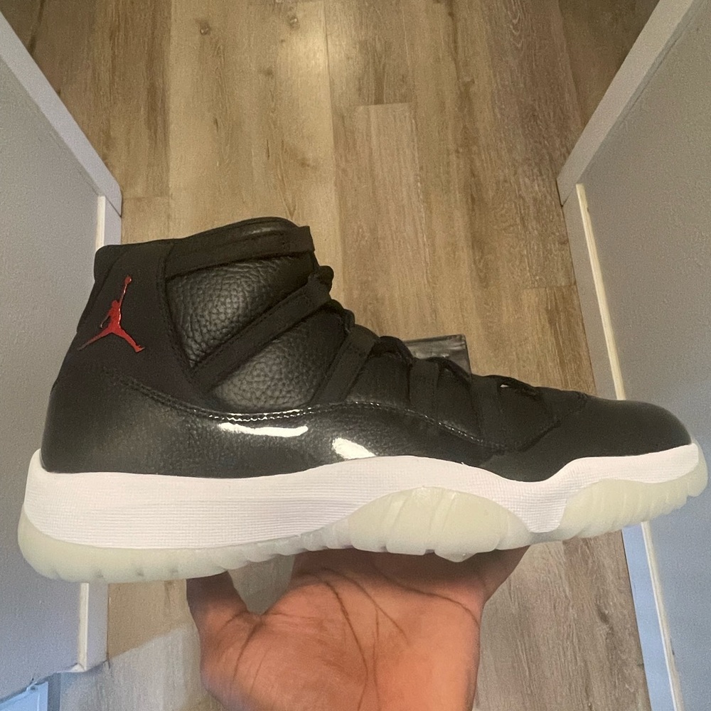 Jordan retro 11 72-10. Super clean never been worn or tried on. - Picture 5 of 10